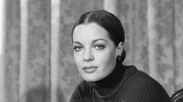Ő Romy Schneider ritkán látott lánya: a 47 éves Sarah-nak nem volt könnyű gyermekkora, bőven kijutott neki a fájdalomból